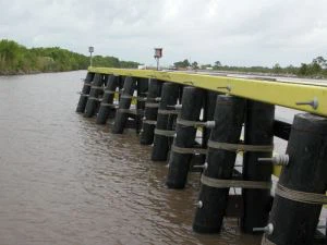 Vastupidav kõrge tugevuse klaaskiud kindlustab polümeer (GFRP) sarrusevardad tugevdava mere plastikust Pilings, Lumbers, vendrid ja vaiad